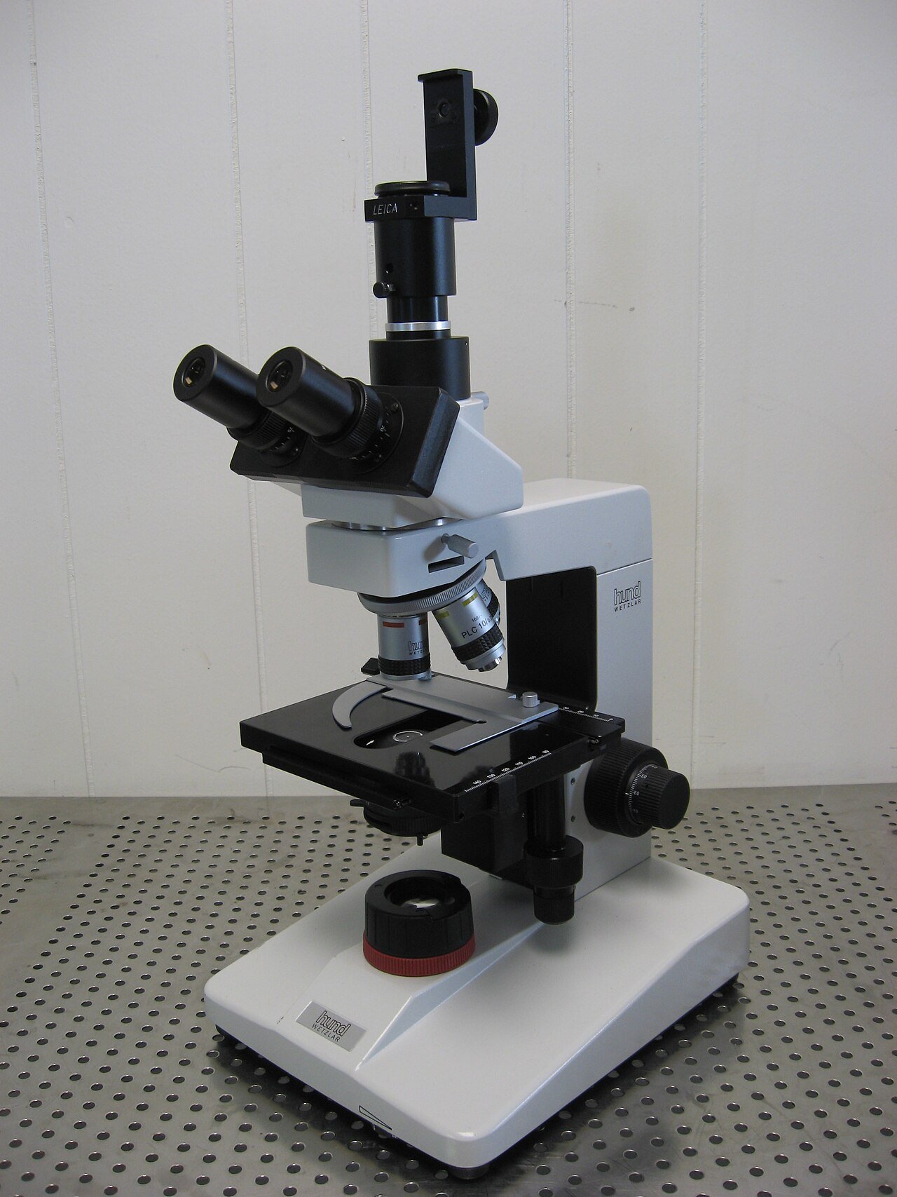 Laboratory equipment and sample vials — free Wikimedia Commons media