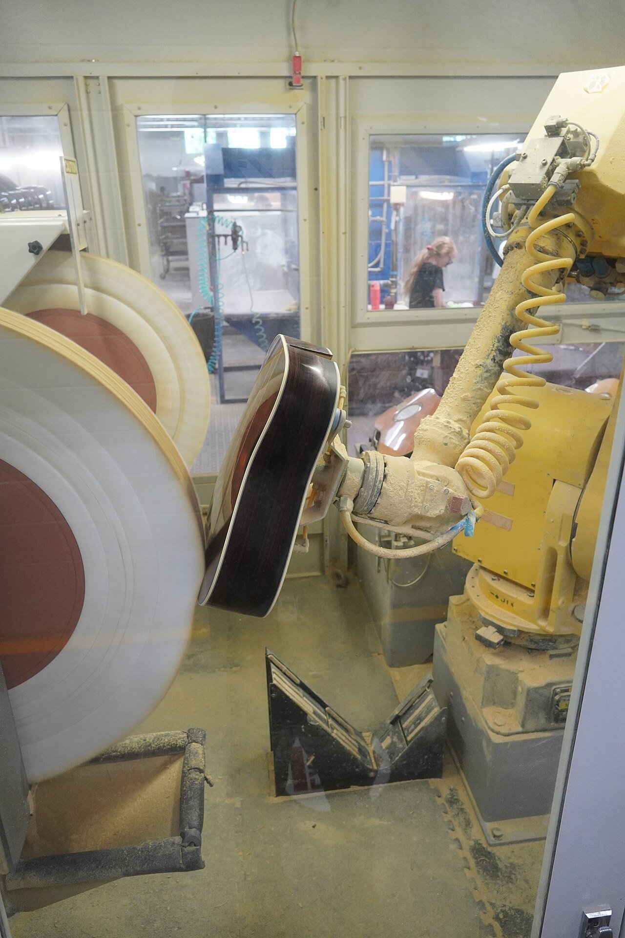 Robotic Arm Polishing Guitars at Martin Guitar Factory — free Wikimedia Commons media
